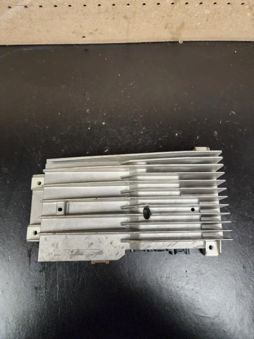 2007-2009 Cadillac SRX 25818982 Used OEM Audio Amplifier