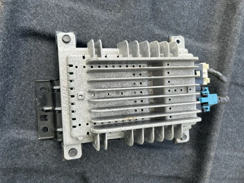 2005-2007 Nissan Murano Bose Used OEM Audio Amplifier