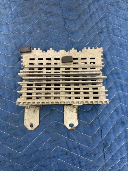 1984-1989 Nissan 2806317P00 Used OEM Audio Amplifier