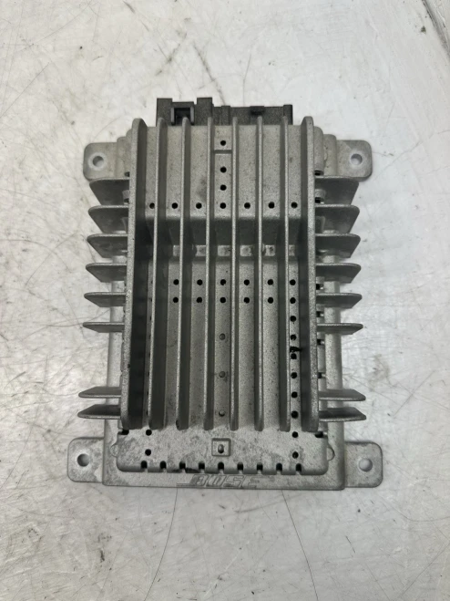 2003-2005 Nissan Murano 28060CB00C Bose Used OEM Audio Amplifier