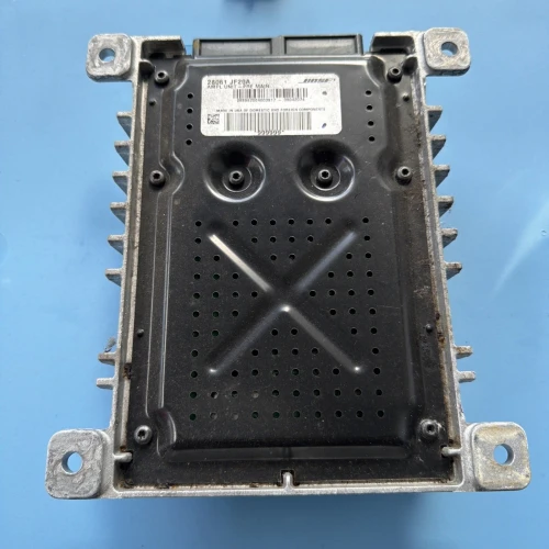2007-2011 Nissan GT-R 28061JF20A Used OEM Audio Amplifier