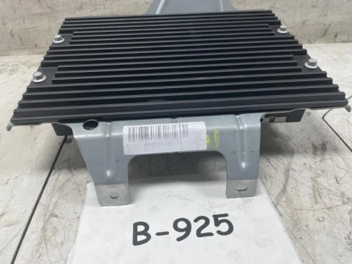 2008 Land Rover LR2 Used OEM Audio Amplifier