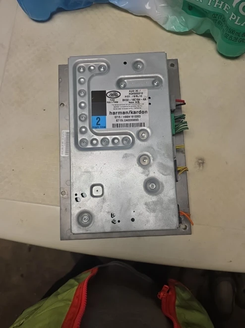 2010-2012 Land Rover LR4 8H3219C164AA Used OEM Audio Amplifier