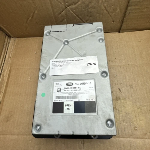 Land Rover Range Rover FW9319C164CG Used OEM Audio Amplifier