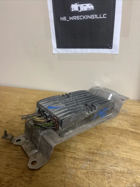 2015-2016 Land Rover Discovery Sport FK7219C164ZF Used OEM Audio Amplifier