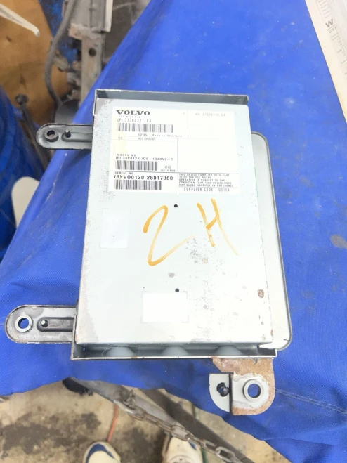 2012-2013 Volvo V60 31360321AA Used OEM Audio Amplifier