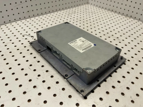 Volvo C70 31282140 Used OEM Audio Amplifier