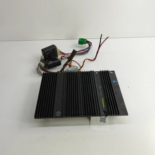 2005 Volvo S40 30732824 29828912 Used OEM Audio Amplifier