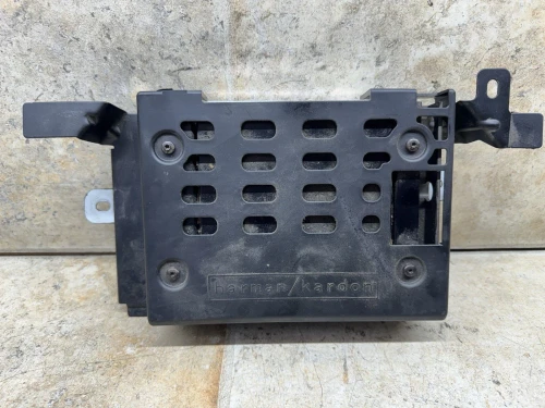 2010-2011 Subaru Outback 86221AJ11A Used OEM Audio Amplifier