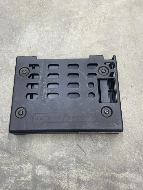 Subaru Tribeca 86221XA11A Used OEM Audio Amplifier