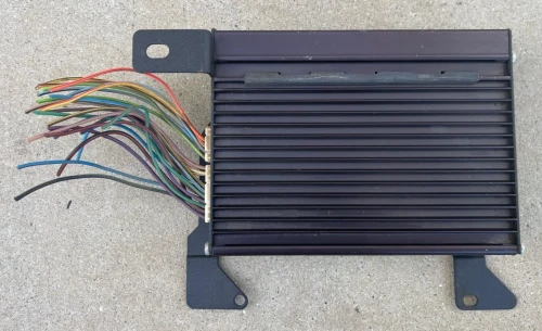 1998-2006 Chrysler P04760897AD Used OEM Audio Amplifier