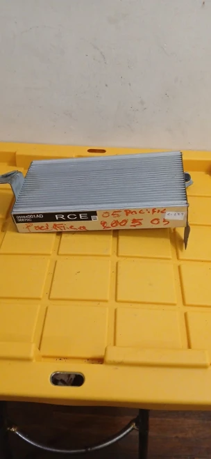 2005 Chrysler Pacifica 05094001AD Used OEM Audio Amplifier