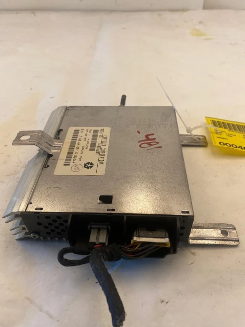 1995 Chrysler Cirrus 04608299 Used OEM Audio Amplifier