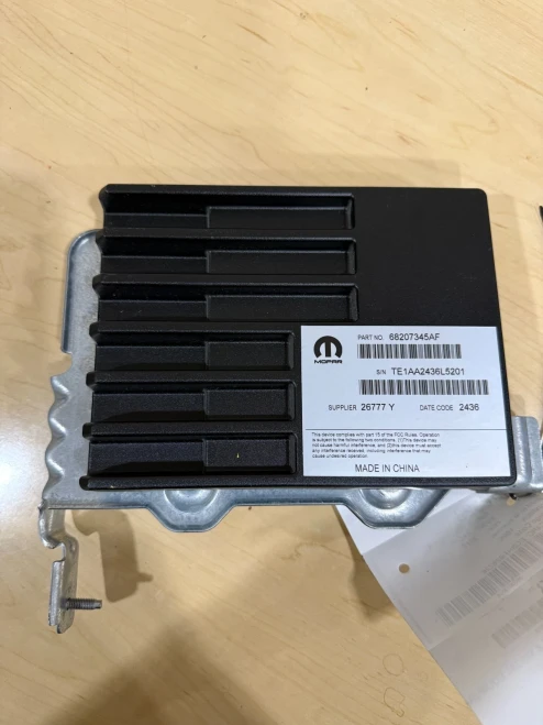 2017 Chrysler 68207345AF Used OEM Audio Amplifier
