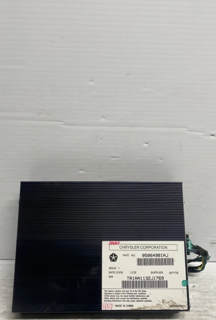 2011-2014 Chrysler 300 05064981AJ Used OEM Audio Amplifier