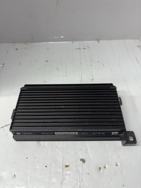 1999-2004 Chrysler 56038407AD Infinity Used OEM Audio Amplifier