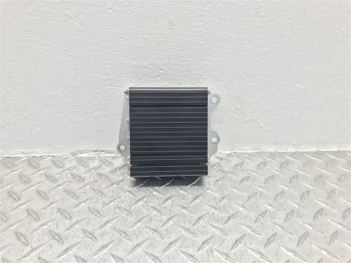 2008-2016 Chrysler Town & Country 68370208AA Used OEM Audio Amplifier