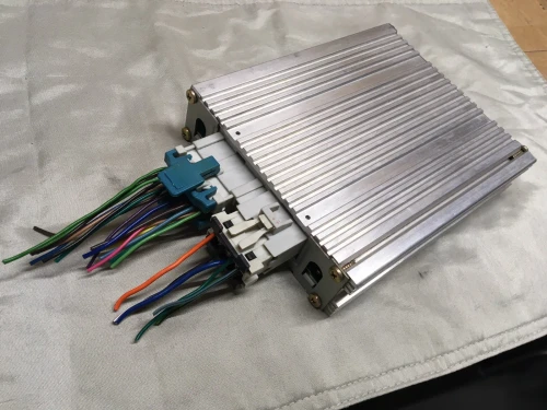 2000-2002 GMC Suburban 15762536 Used OEM Audio Amplifier