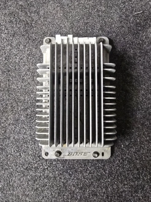 2003-2006 GMC Yukon 15054674 Used OEM Audio Amplifier
