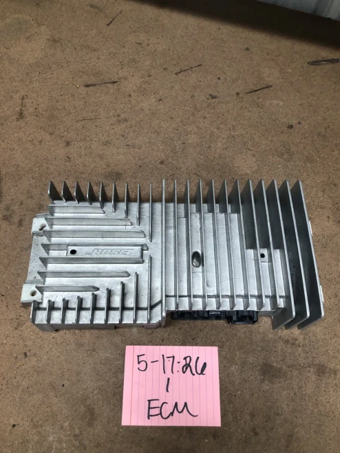 2007-2014 GMC Sierra 25939528 Bose Used OEM Audio Amplifier