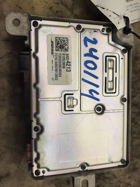 2014-2016 GMC Sierra 1500 84004213 Used OEM Audio Amplifier