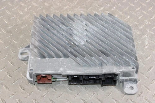 2015-2017 GMC 23364907 Used OEM Audio Amplifier