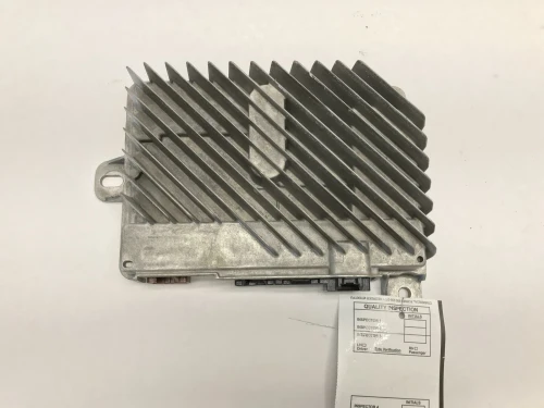GMC Suburban 23364898 Used OEM Audio Amplifier