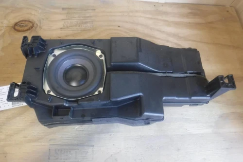 2008-2014 GMC Yukon 15902129 Bose Subwoofer Used OEM Audio Amplifier