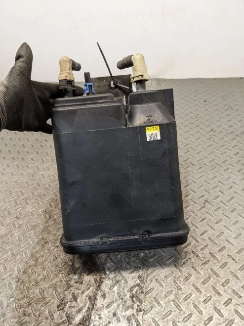 2004-2014 Chevrolet Silverado 1500 15239933OEM 15239933 Used OEM EVAP Vapor Charcoal Canister