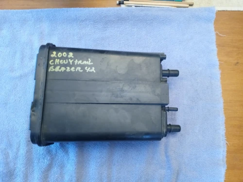 2001 Chevrolet Blazer 17201171 Used OEM EVAP Vapor Charcoal Canister