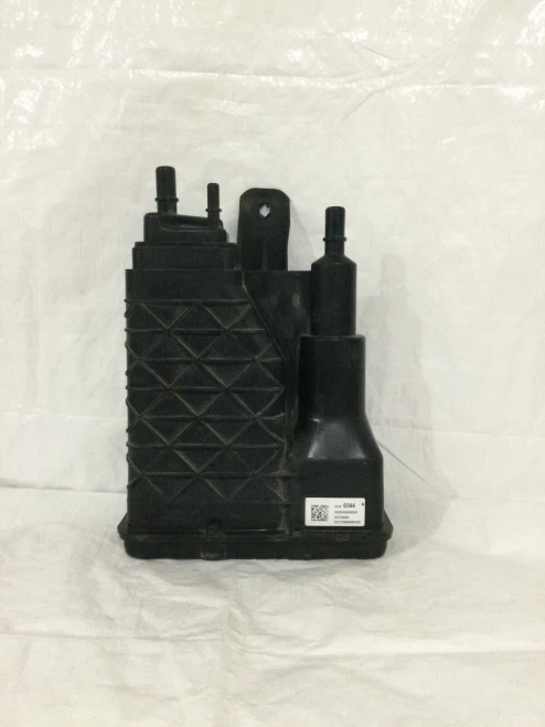 2017-2018 Chevrolet Silverado 1500 84106544OEM 84106544 Used OEM EVAP Vapor Charcoal Canister