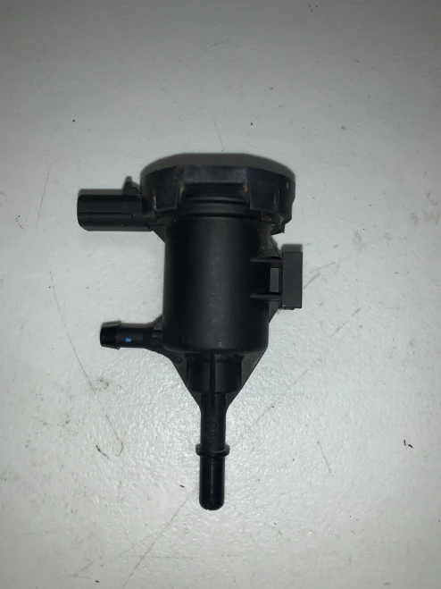 2011-2015 Chrysler 300 Used OEM EVAP Vapor Charcoal Canister