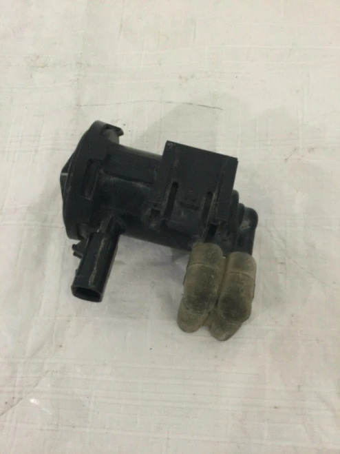 2004 Dodge Ram 1500 5.7L Used OEM EVAP Vapor Charcoal Canister