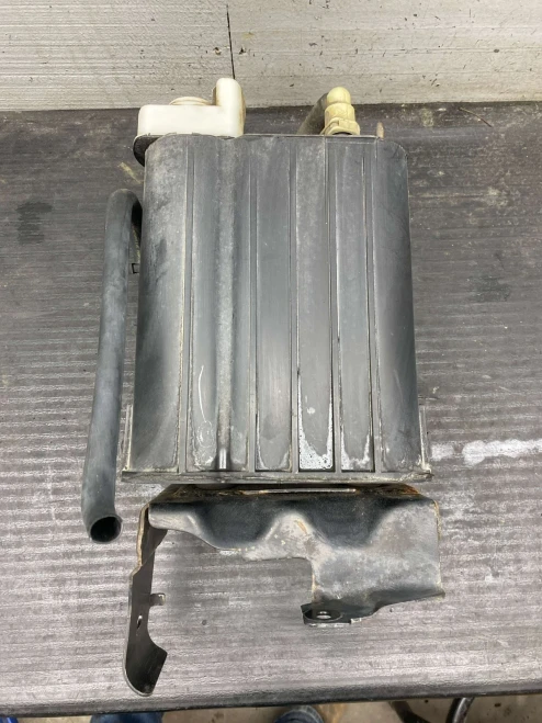 2014-2020 Dodge Ram 2500 6.4L Used OEM EVAP Vapor Charcoal Canister