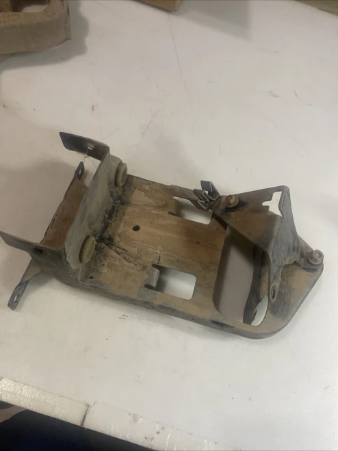 2002-2005 Dodge Ram 1500 Used OEM EVAP Vapor Charcoal Canister