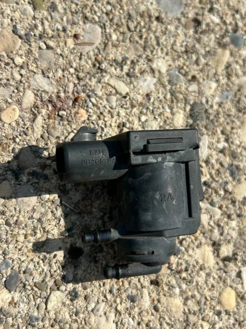 Ford F-150 E7TE9H465BA Used OEM EVAP Vapor Charcoal Canister