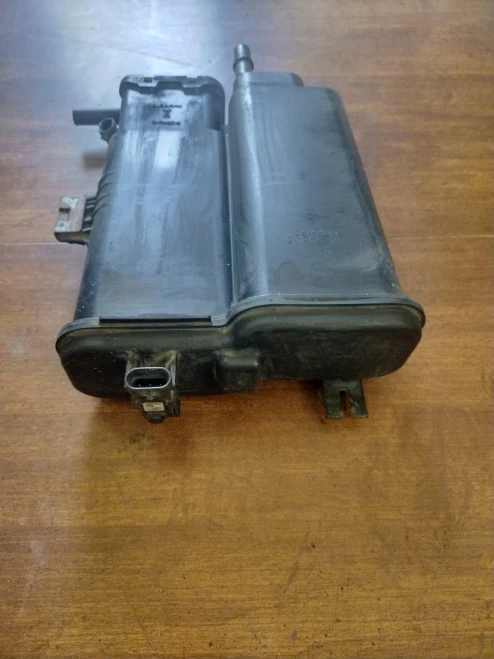 GMC 15214439 Used OEM EVAP Vapor Charcoal Canister