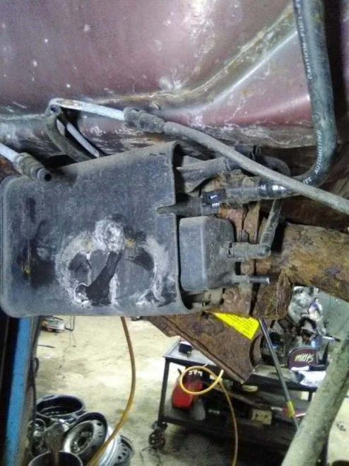 GMC Sierra 1500 Used OEM EVAP Vapor Charcoal Canister