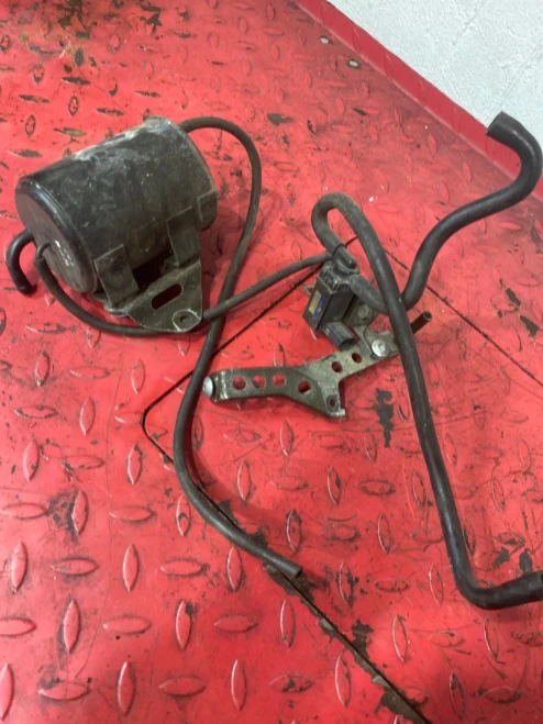 2002-2003 Honda Used OEM EVAP Vapor Charcoal Canister