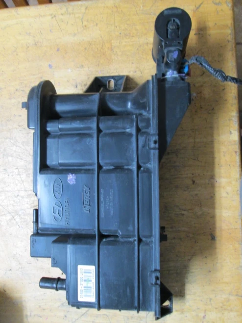 2016 Hyundai Elantra 314003Y000 Used OEM EVAP Vapor Charcoal Canister