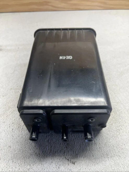 2006-2014 Kia Sedona 314204D500 Used OEM EVAP Vapor Charcoal Canister
