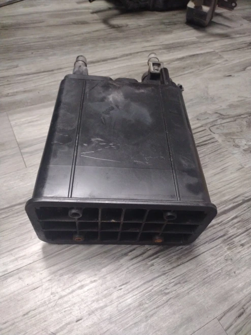 2003-2005 Lexus 7774035490 Used OEM EVAP Vapor Charcoal Canister