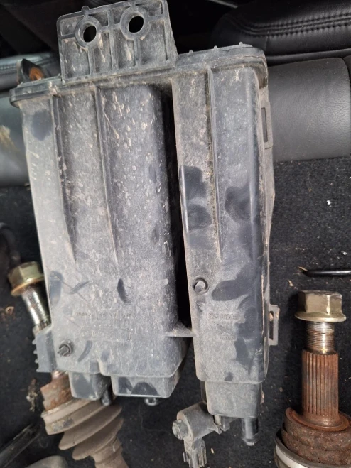 2003 Nissan Murano Used OEM EVAP Vapor Charcoal Canister