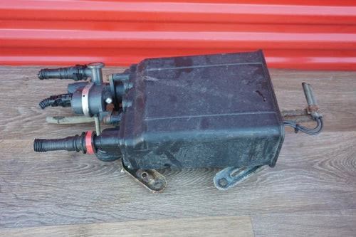 2007-2013 Toyota Tundra 5.7L V8 Fuel Vapor Charcoal Canister OEM 77740-0C050