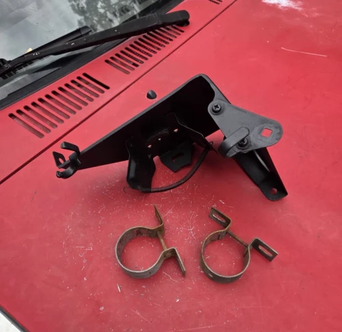 1983-1986 Nissan 4WD Used OEM EVAP Vapor Charcoal Canister