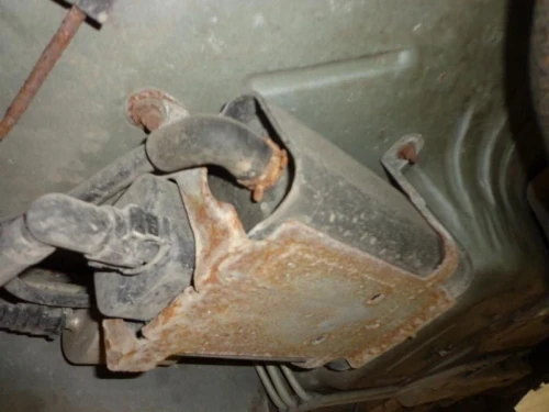 2001 Oldsmobile Aurora Used OEM EVAP Vapor Charcoal Canister
