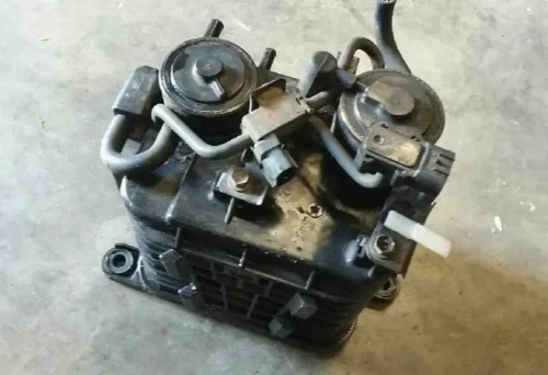 2000-2002 Toyota Tundra 4.7L Used OEM EVAP Vapor Charcoal Canister
