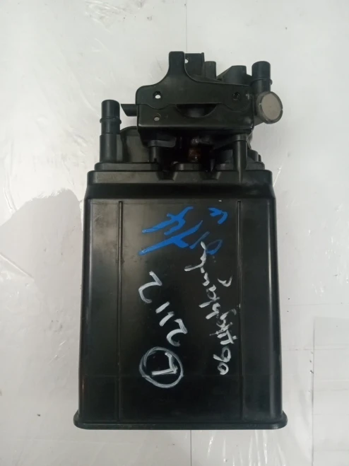 2004-2011 Toyota Highlander 7774048121 Used OEM EVAP Vapor Charcoal Canister