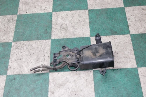 2001-2002 Toyota Used OEM EVAP Vapor Charcoal Canister