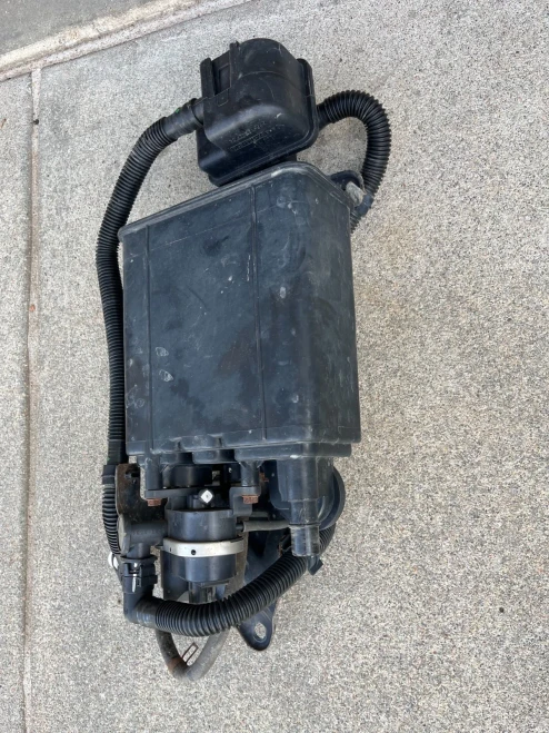 2005-2011 Toyota Matrix 7774002130 Used OEM EVAP Vapor Charcoal Canister